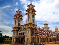 Cao Dai Temple and Cu Chi Tunnels Tour