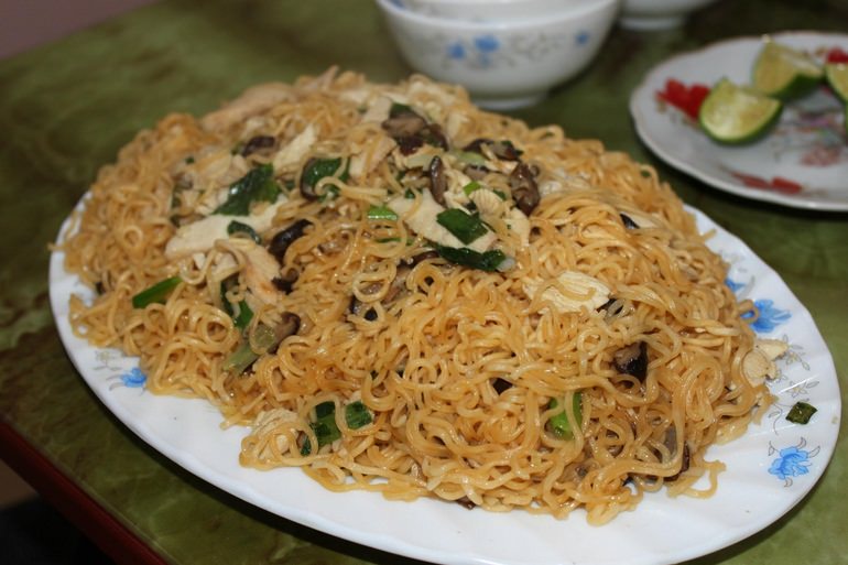 Sauteed noodle with goat meat in the Trung Tuyet Restaurant 