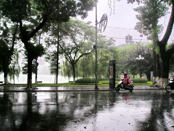 Hanoi in April with the sudden rain