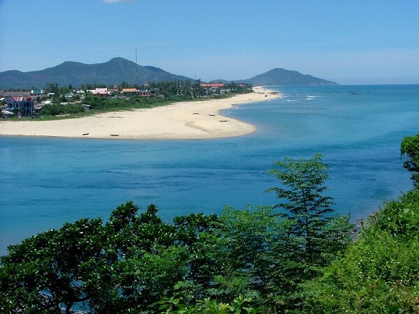 Lang Co Bay – Hue
