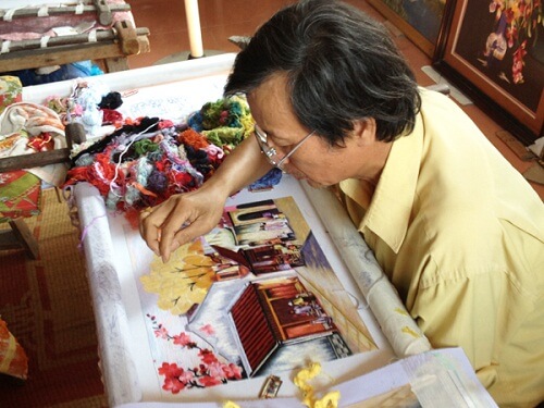 Artisan Nguyen Xuan Duc (Binh Lang village - Thuong Tin - Hanoi) have worked closely with traditional embroidery over half a century