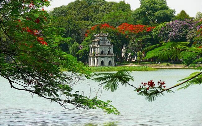 Hoan Kiem Lake2