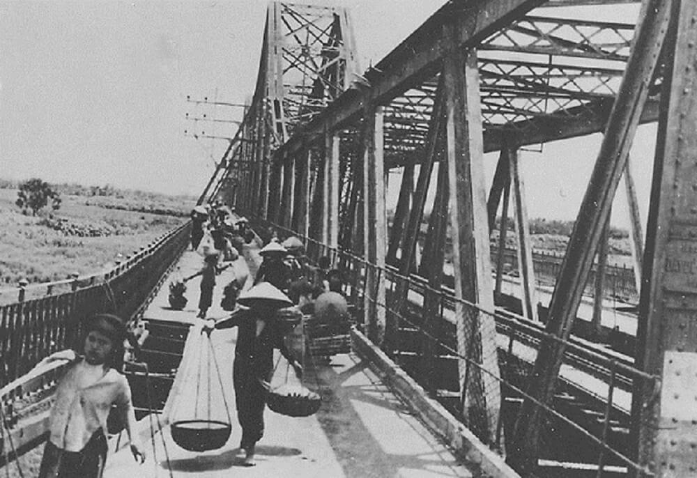 Long Bien Bridge 2