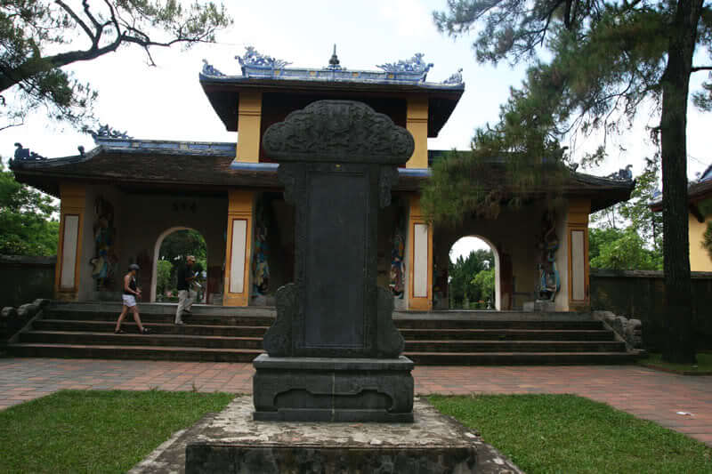 Thien Mu Pagoda 3