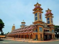 Cao Dai Temple and Cu Chi Tunnels Tour